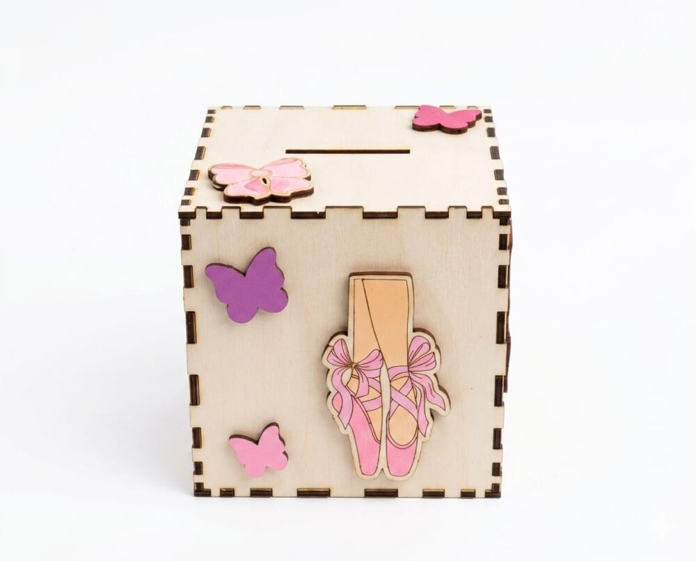 Salvadanaio in legno ballerina